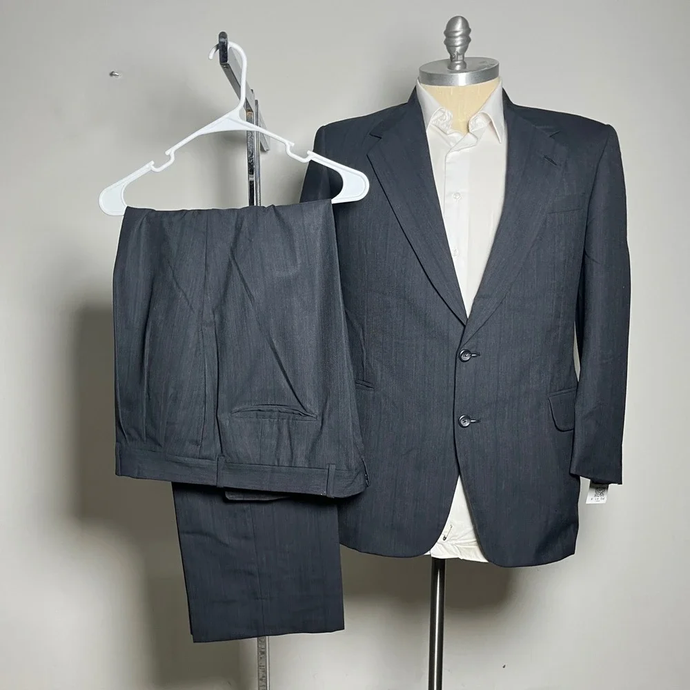 H. Freeman & Son 2-Piece Suit Mens 44R W38 Charcoal Grey Pinstripe Vintage USA